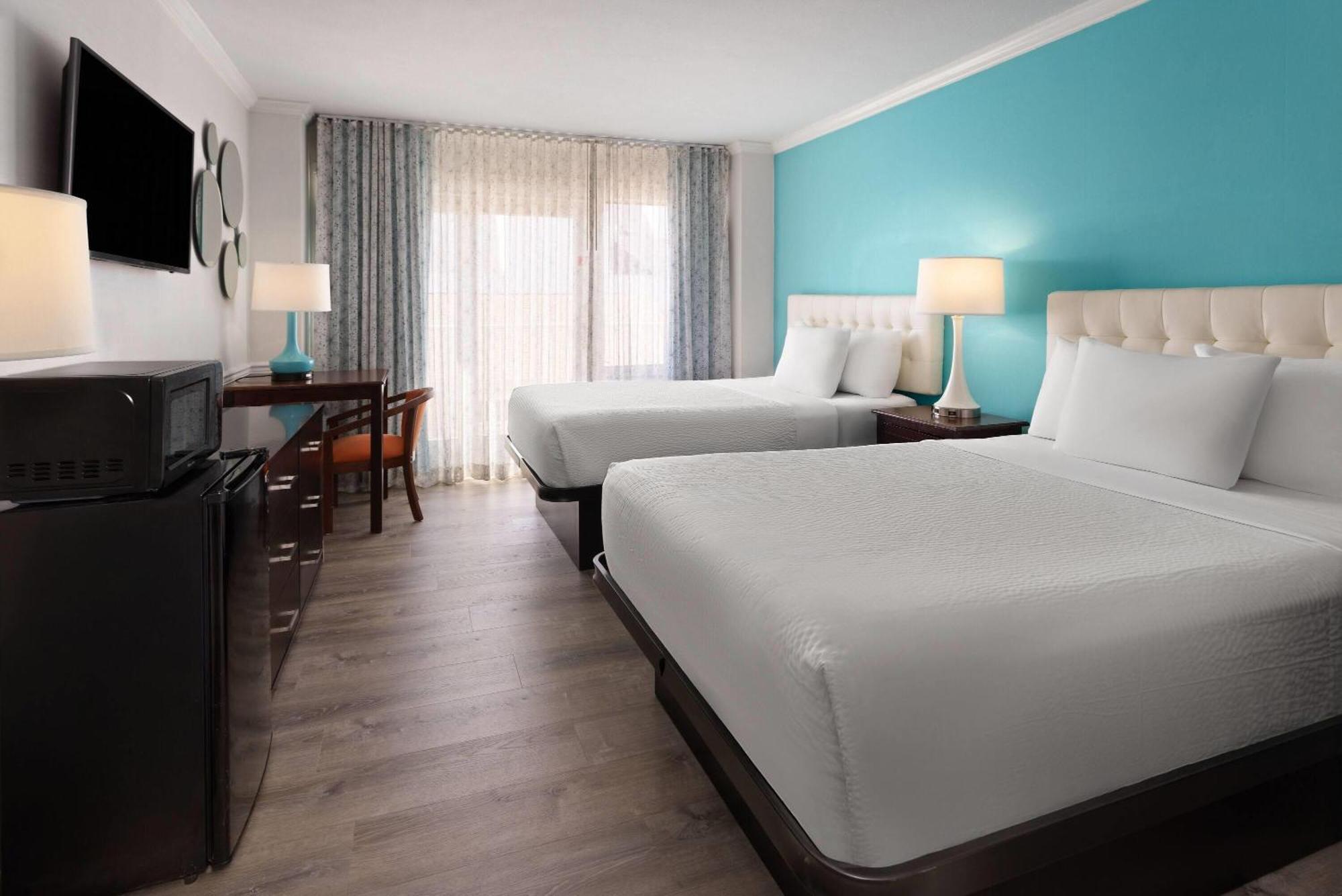 Howard Johnson Plaza By Wyndham Ocean City Oceanfront Exterior photo
