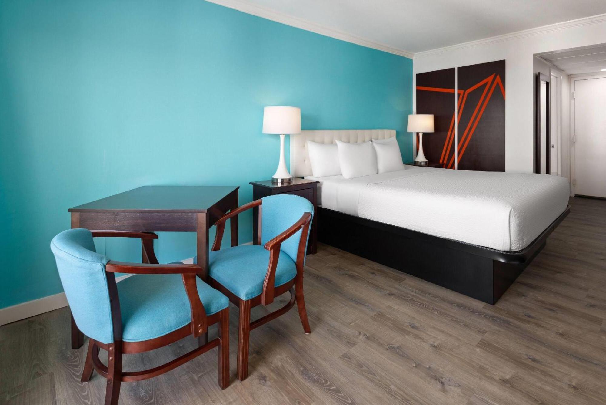 Howard Johnson Plaza By Wyndham Ocean City Oceanfront Exterior photo