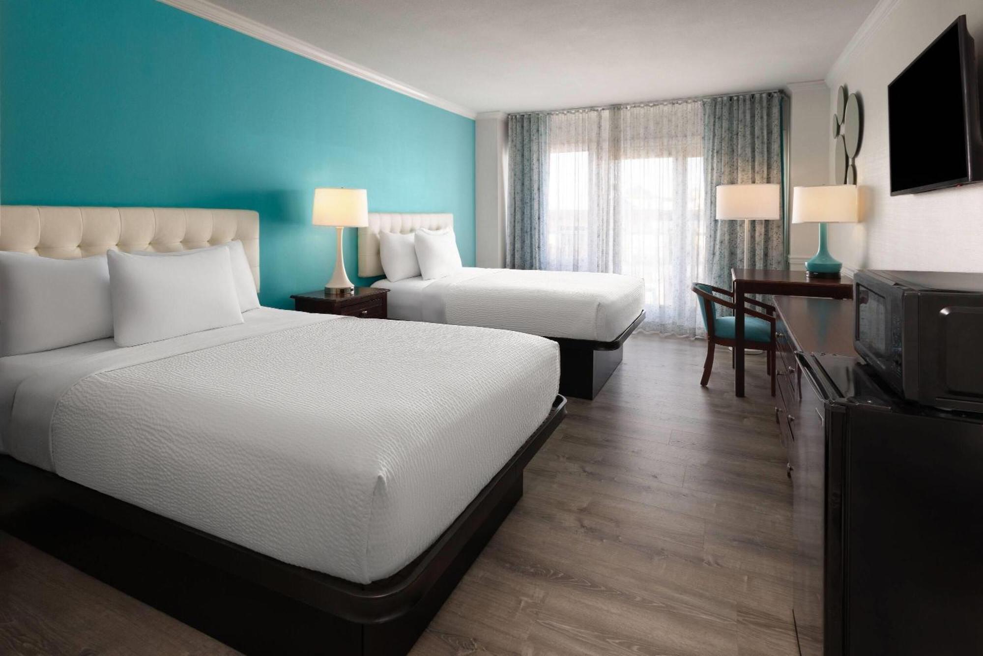 Howard Johnson Plaza By Wyndham Ocean City Oceanfront Exterior photo